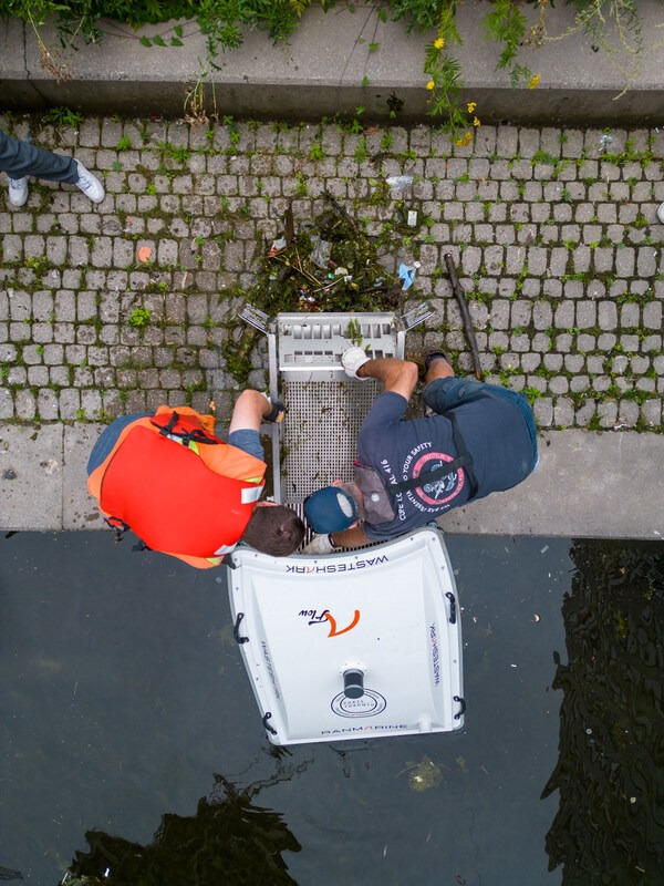 Trash Trapping Program rids Toronto Harbour of 175,000+ pieces of plastic in 2024 1 PortsToronto Trash Trapping Program RanMarine WasteShark Flow 1
