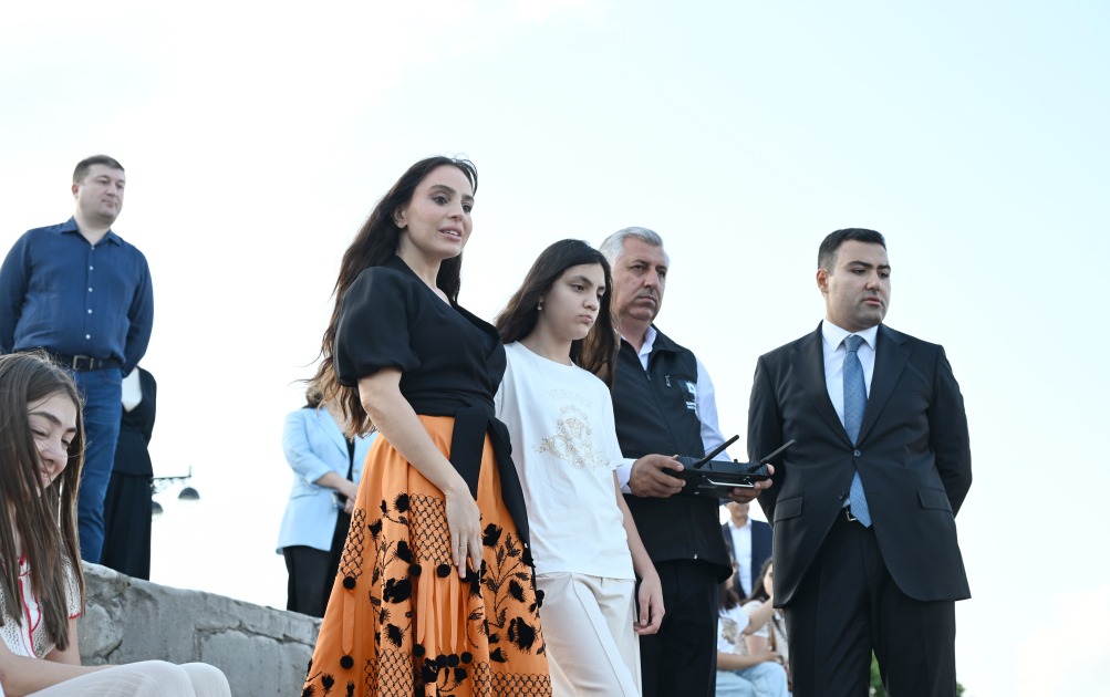 WasteShark Deployed at Baku's Seaside National Park to Clean Baku Bay 2 Guests using remote